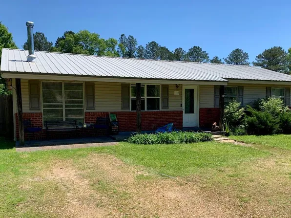 110 Foster St, Maben, MS 39750