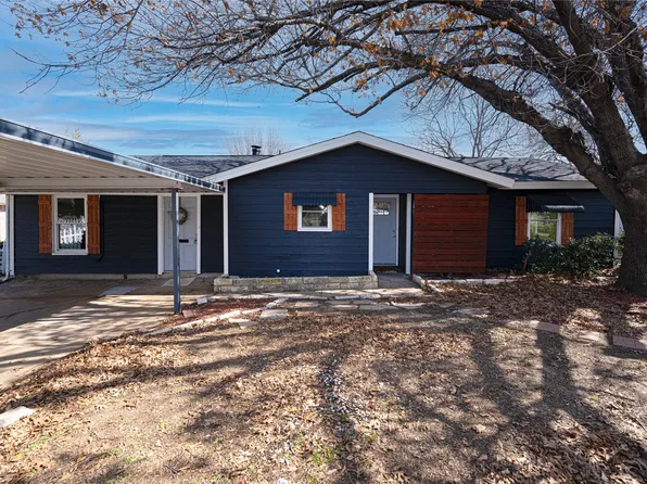 818 Mullins, Lewisville, TX 75057