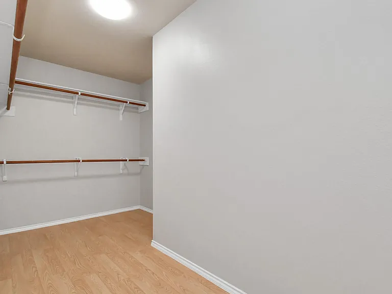 3919 Rolling Springs Ln — Photo 30