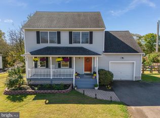 16 Chestnut Ave, Frenchtown, NJ 08825