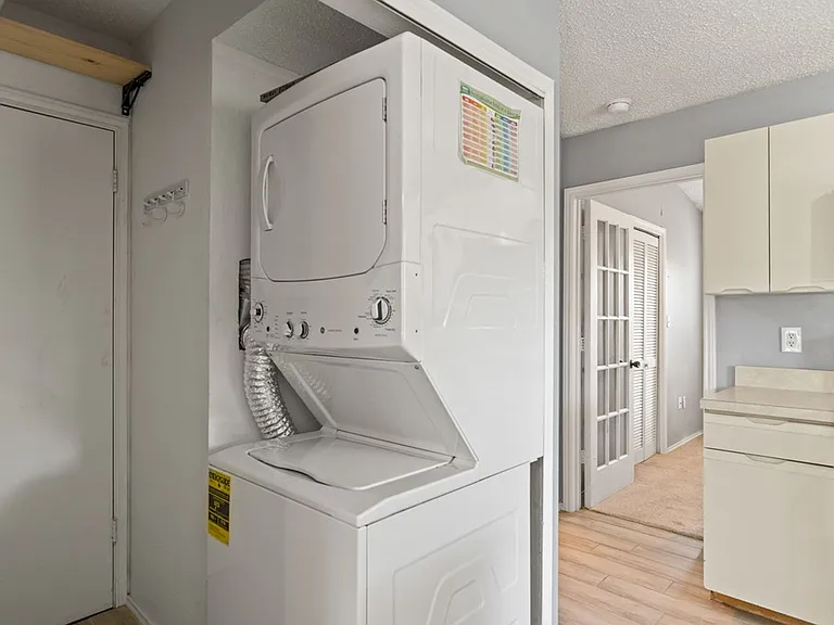 221 Marion Dr #D-201 — Photo 13