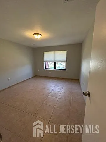 212 N Oaks Blvd — Photo 5