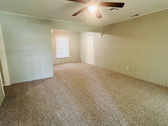3rd image of 4617 Erath Ave