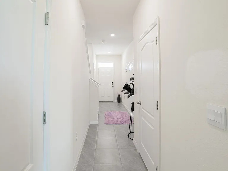 1456 Isleta Loop — Photo 24