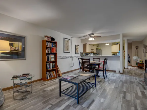 1 Creekside Way #9, Madison, WI 53717