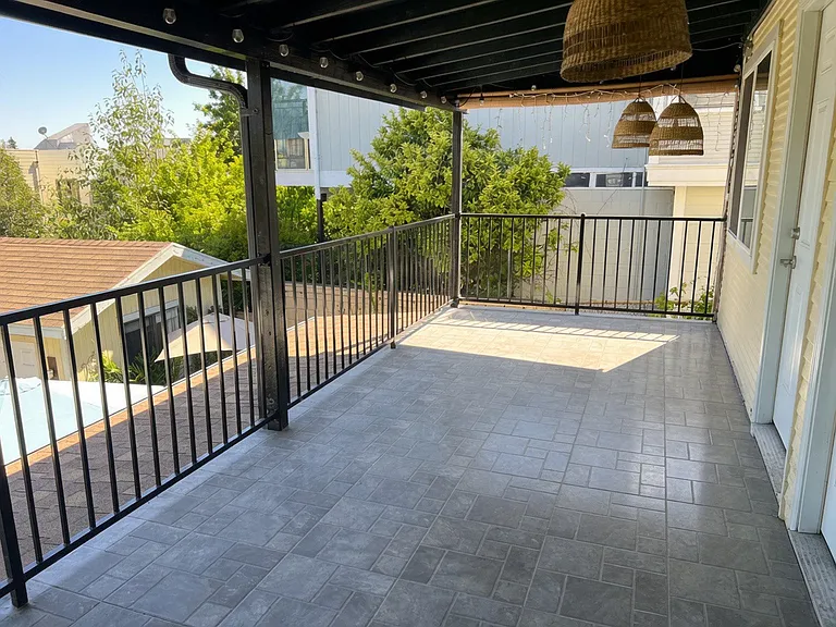 348 Lester Ave — Photo 6
