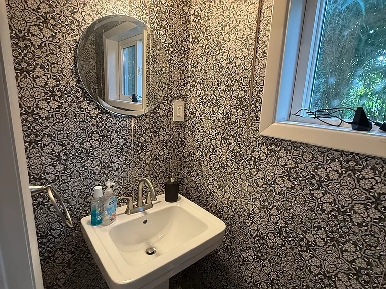 1004 Camphor Ln — Photo 12