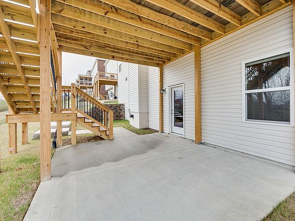 3rd image of 261 Blackpool Dr