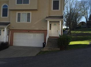 241 Palisades Dr, Morgantown, WV 26508