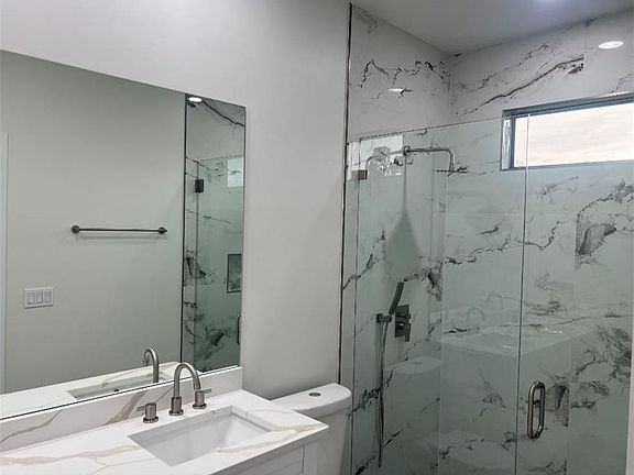 5th image of 4622 27th St SW