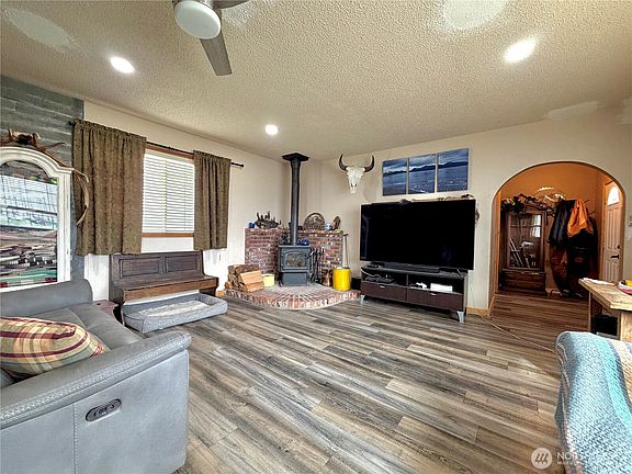 3rd image of 10578 NE 10 Road