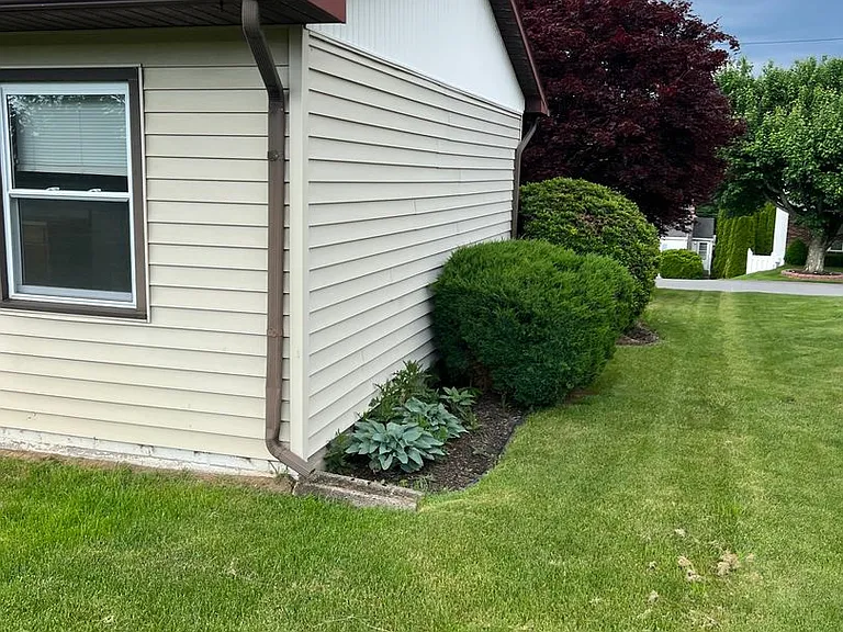 916 Hornick St — Photo 3