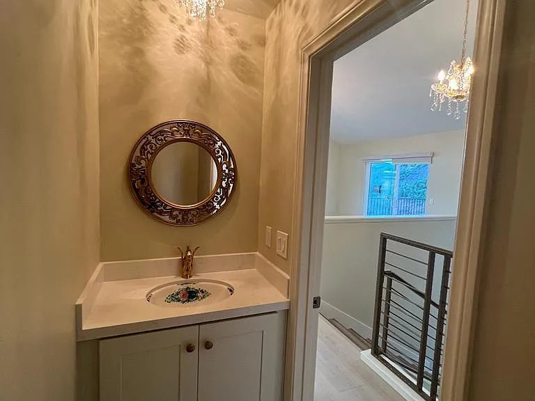 POWDER ROOM UPSTAIRS