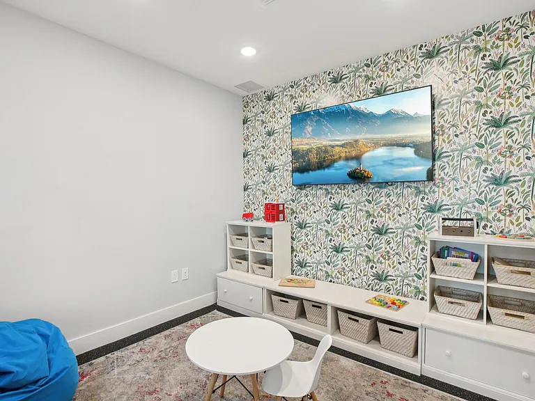 The Carlton at Lake Dexter — Photo 42