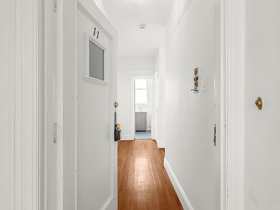2nd image of 950 Cabrillo St #11
