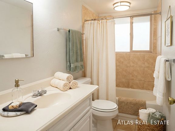5th image of 4319 Dewey Dr APT 4