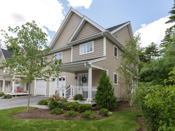 257 Woodview Way, Manchester, NH 03102