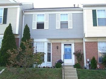 2nd image of 204 Edge Creek Ln