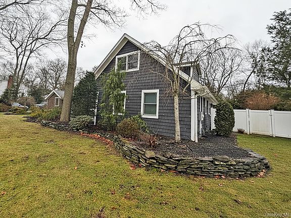 2nd image of 22 Redwood Drive