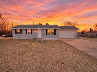 3107 Glenbarr Dr, Janesville, WI 53548