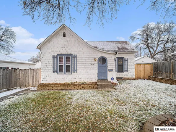 4618 Greenwood St, Lincoln, NE 68504