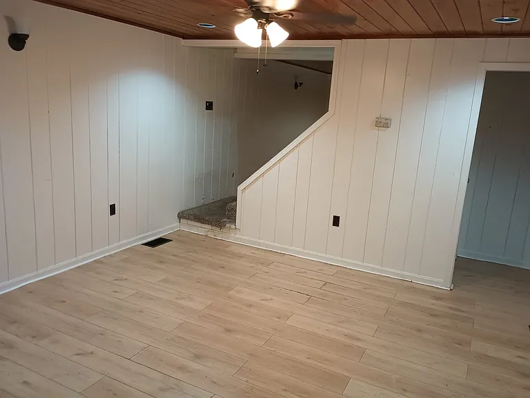 934 Virginia Ave — Photo 2