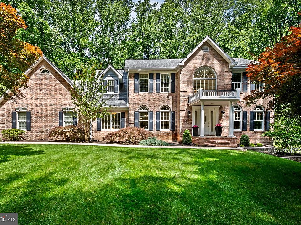 1st image of 18 Wesley Woods Ct
