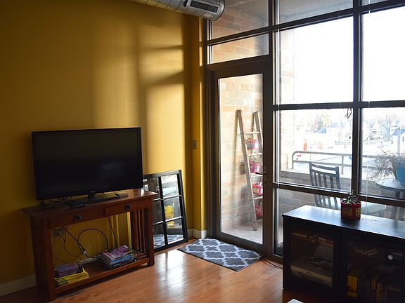 3rd image of 10 S Dunton Ave