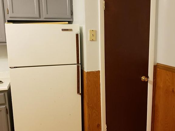 3rd image of 329 Stanton St #A