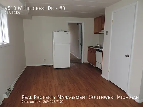 4510 W Hillcrest Dr #3 Photo 1