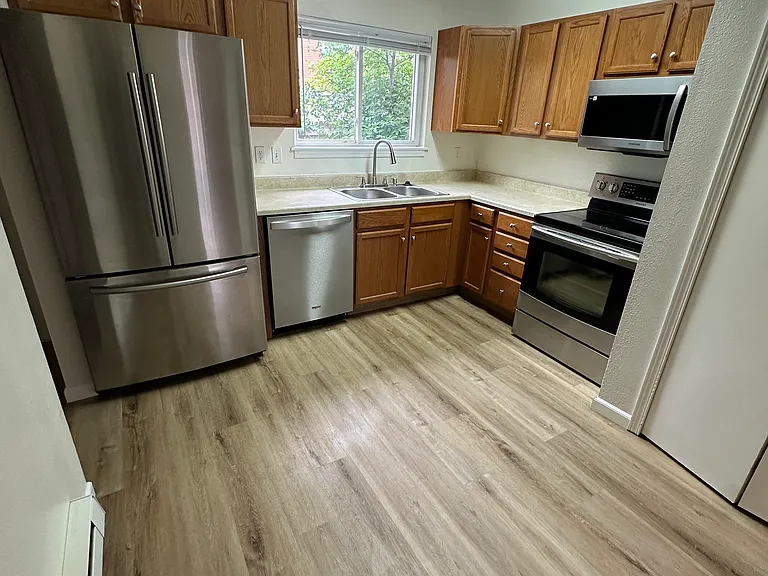 555 Winnie Way #555 — Photo 11