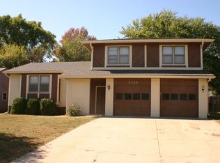 3125 SW Gainsboro Rd, Topeka, KS 66614