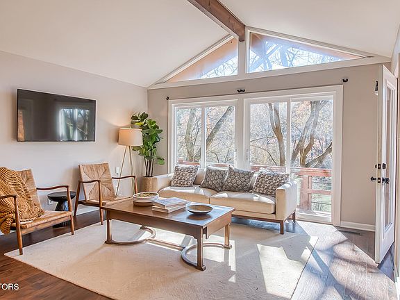 5th image of 2708 Williams Rd