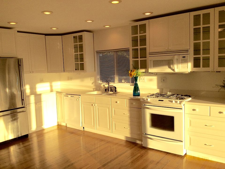 Beautiful kitchen, hardwood 