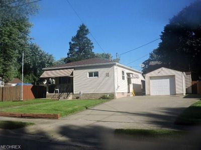 1049 Reed Ave, Akron, OH, 44306