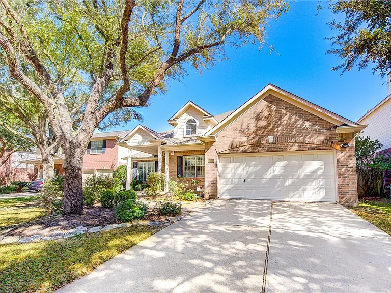 22514 Jutewood Ln — Photo 1