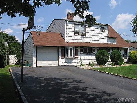 65 Red Maple Dr N, Levittown, NY 11756 | Zillow