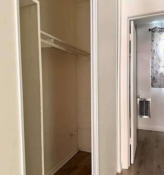 4848 Elmwood Ave #3 — Photo 9