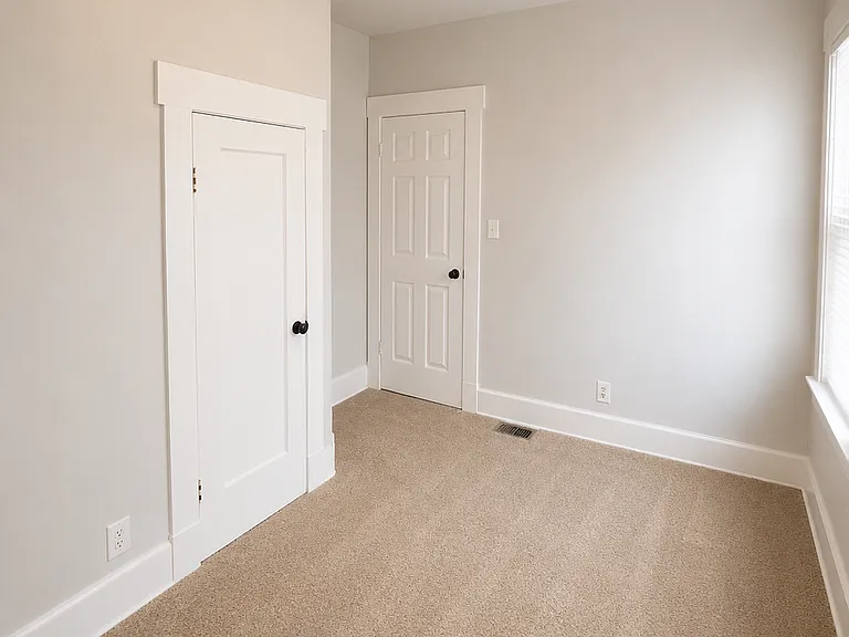 649 Parker Ave — Photo 7