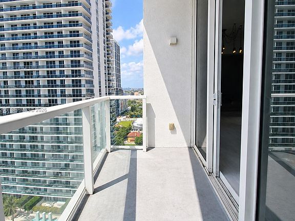 4th image of 601 NE 27th St APT 1806