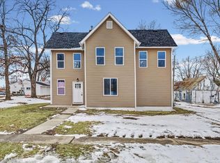 108 S 1st St, Chatsworth, IL 60921