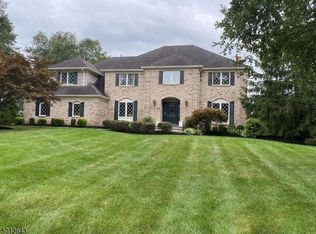 15 Pheasant Run Dr, Basking Ridge, NJ 07920