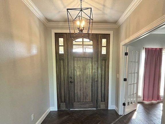 5th image of 1104 Maple Ln