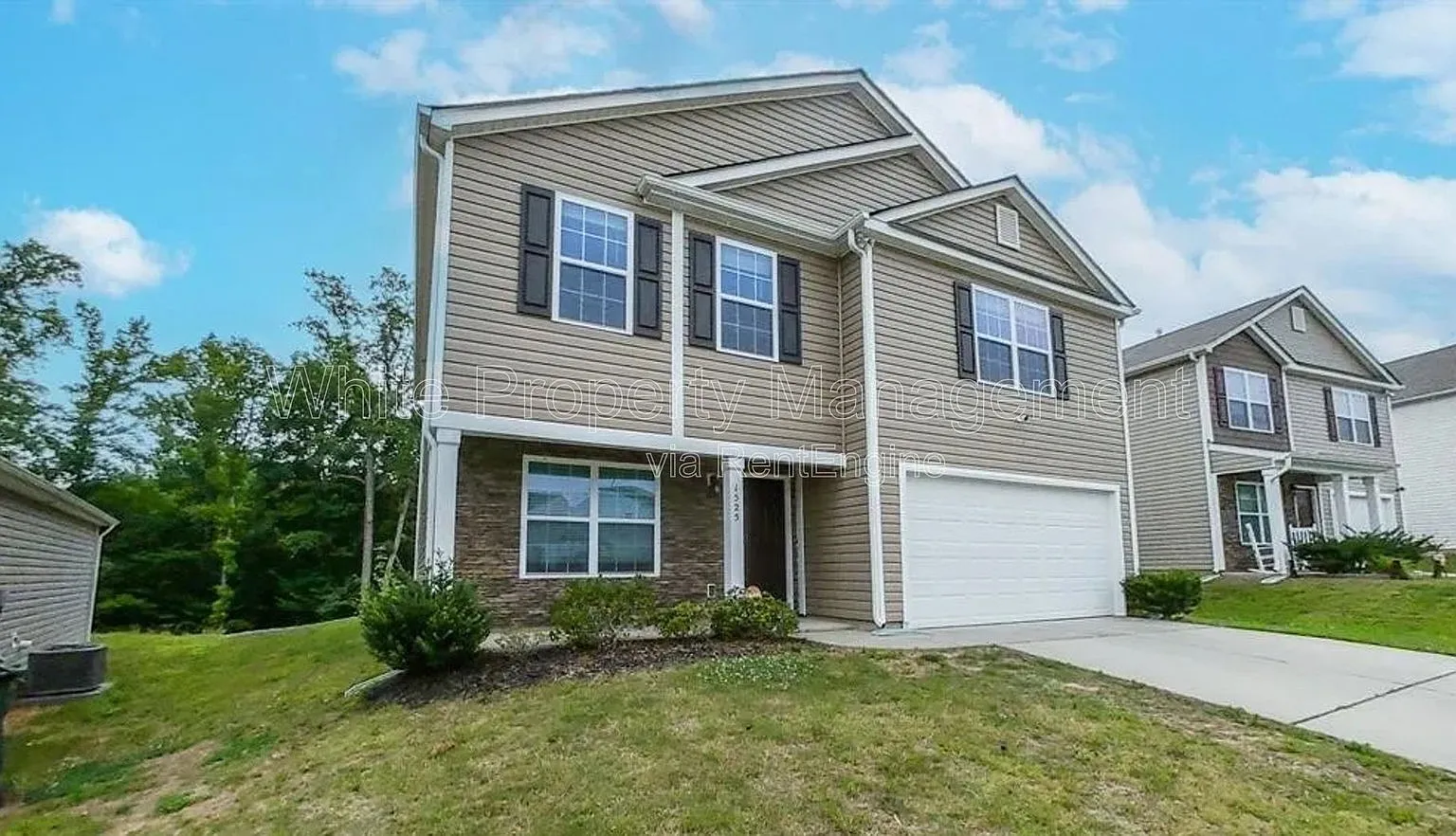 3 bed, 2.5 bath, 2231 sqft, $1,995 — Photo 2