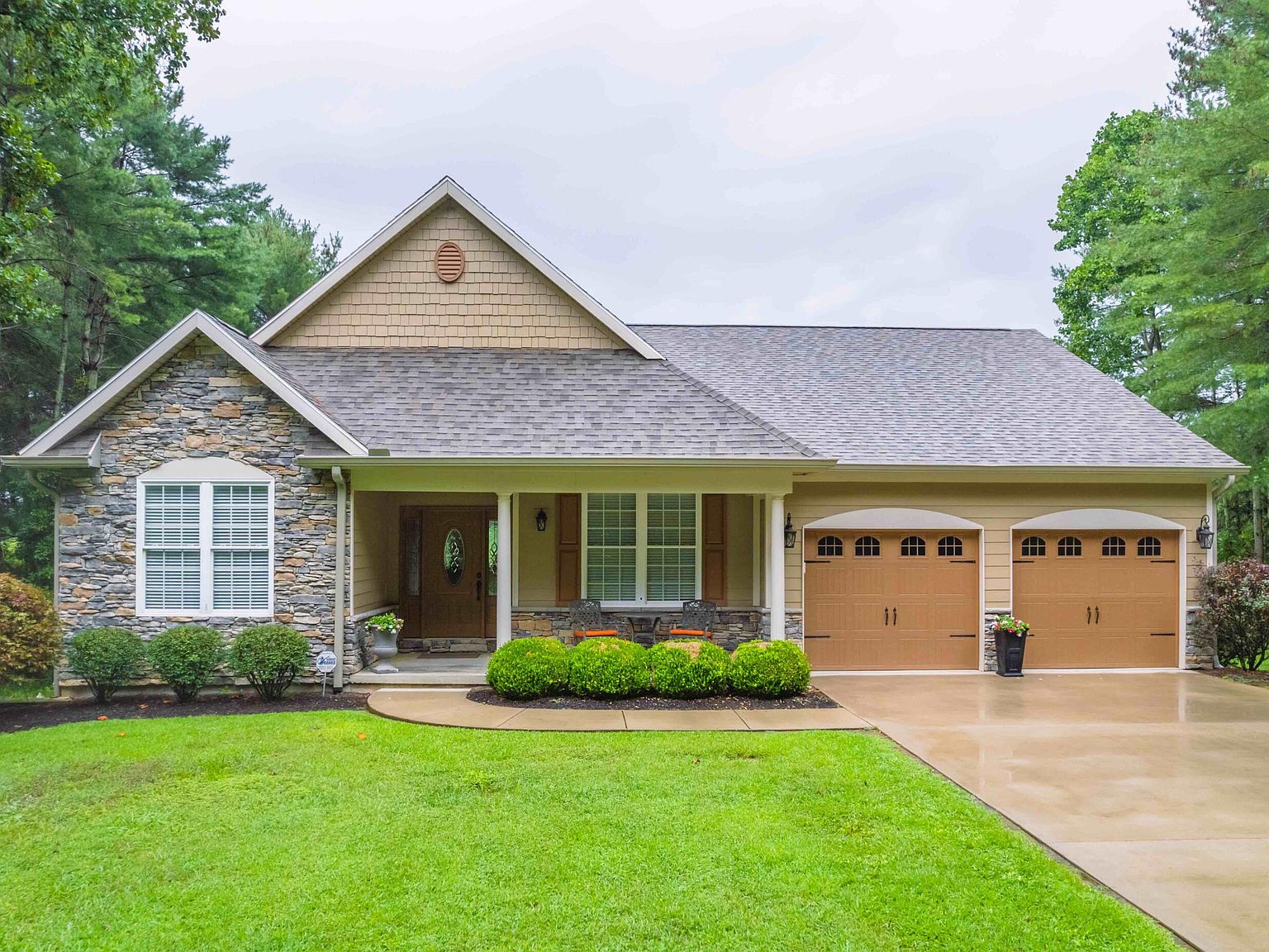 422 Lakeshore Dr, Russell Springs, KY 42642 Zillow