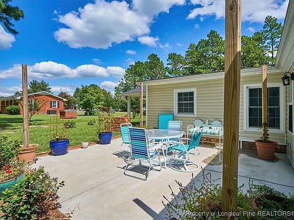 5th image of 702 Smith Cir