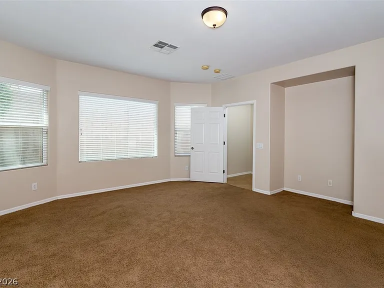 8229 Oakshire St — Photo 9
