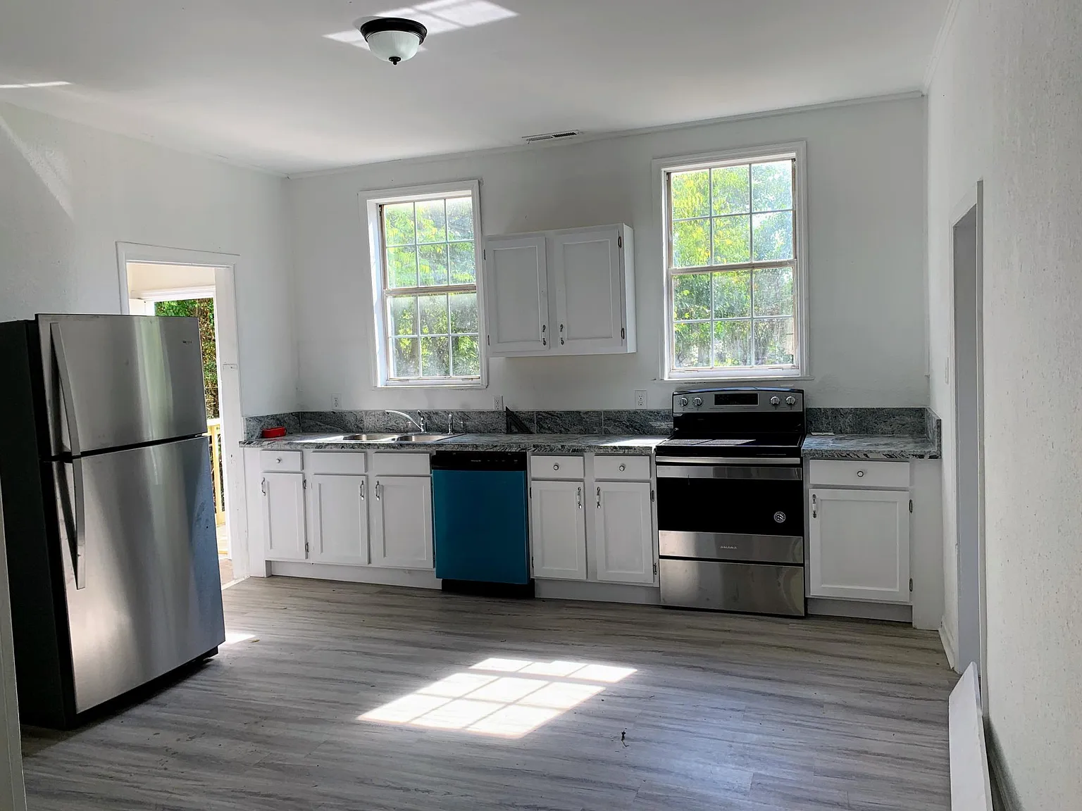 3 bed, 1236 sqft, $1,650 — Photo 4