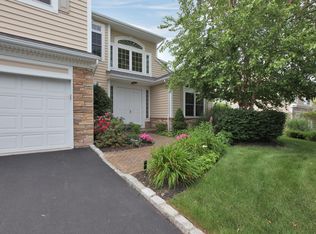 52 Hamlet Woods Dr, Saint James, NY 11780