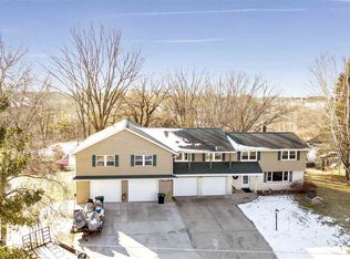 4033 Nature Ct, Green Bay, WI 54313